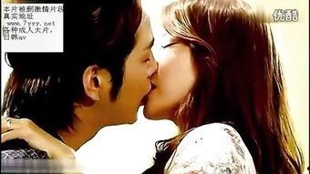 男子亲吻女子嘴视频,男子深情亲吻女子嘴部画面引网友热议